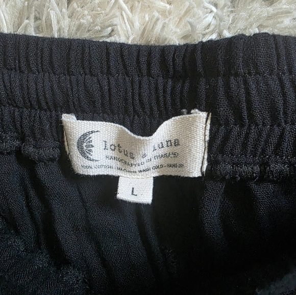 Lotus & Luna Black wide leg cotton drawstring pants with pockets - Picture 4 of 6